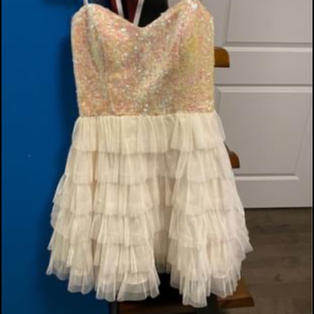 Junior prom dress